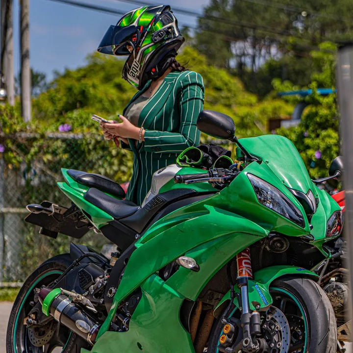 一身綠的亞希💚