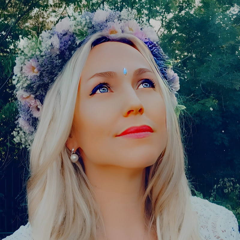 Freya Onassis -Runenmeisterin und Medium