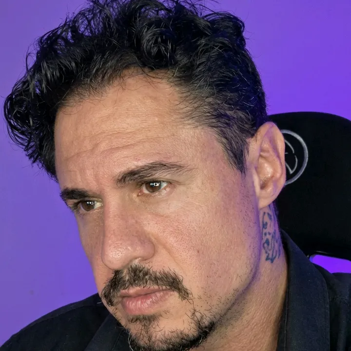 JhonyStark8