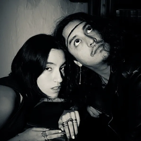 SASHA & QAYA