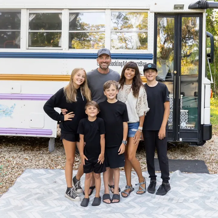 thehockingadventurebus