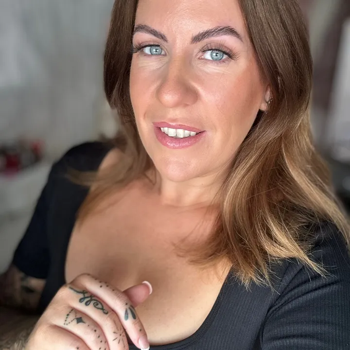 Lara Lear