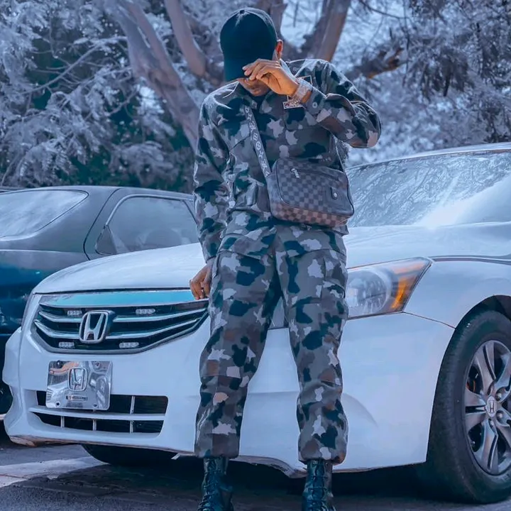 Eagles 🦅 Eye 👁️ 🖤💛