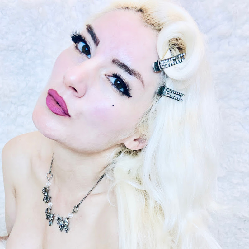 Roxanna Bina