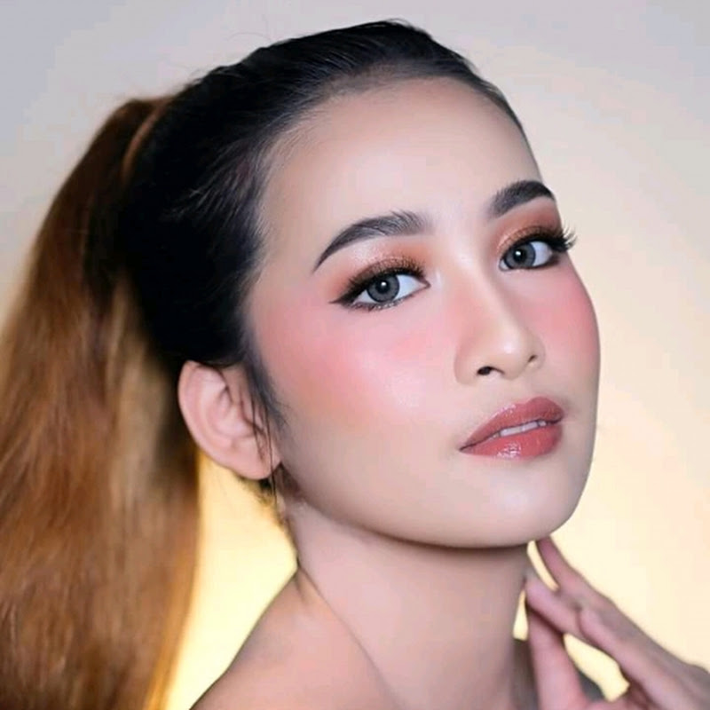 DEWI NELIVA MAKEUP
