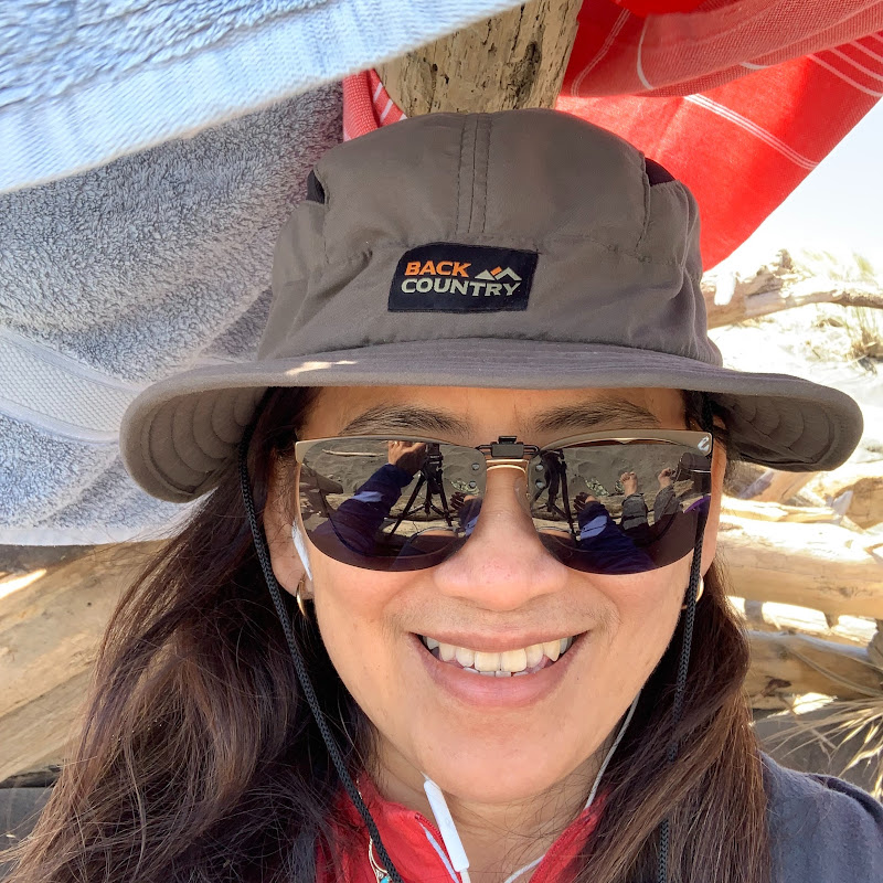 MAVINEEKA LIFE AND TRAVEL VLOGS