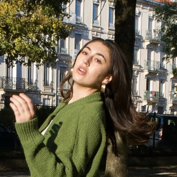 inès