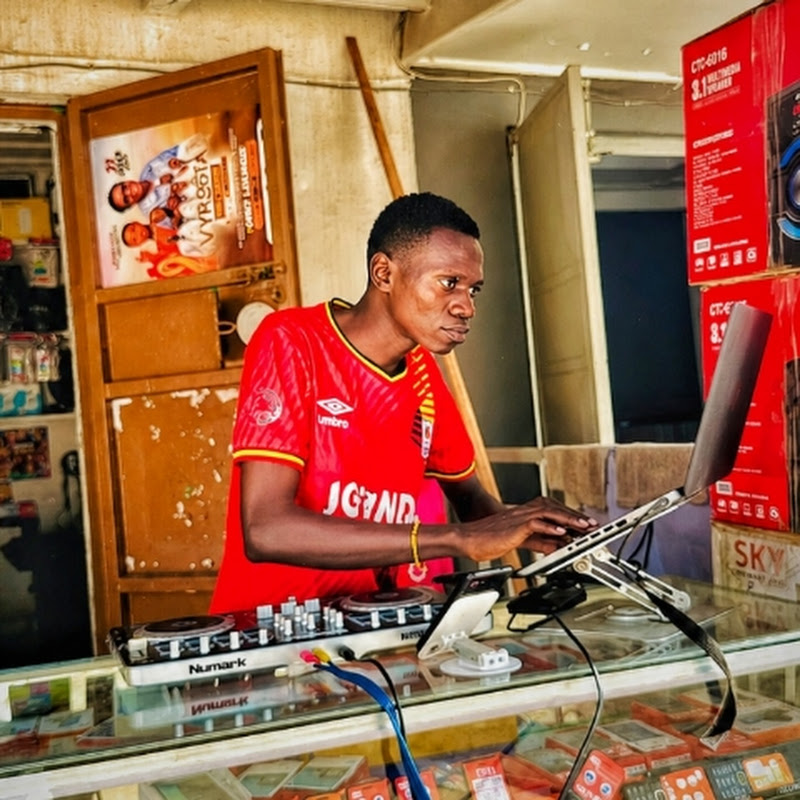 DEEJAY SAM UG VEVO 