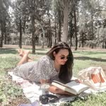 𝙼𝚊𝚛𝚒𝚊𝚗𝚗𝚊 𝙿𝚊𝚙𝚊𝚍𝚊𝚝𝚘𝚞 | 𝚋𝚘𝚘𝚔𝚜 & 𝚟𝚒𝚋𝚎𝚜