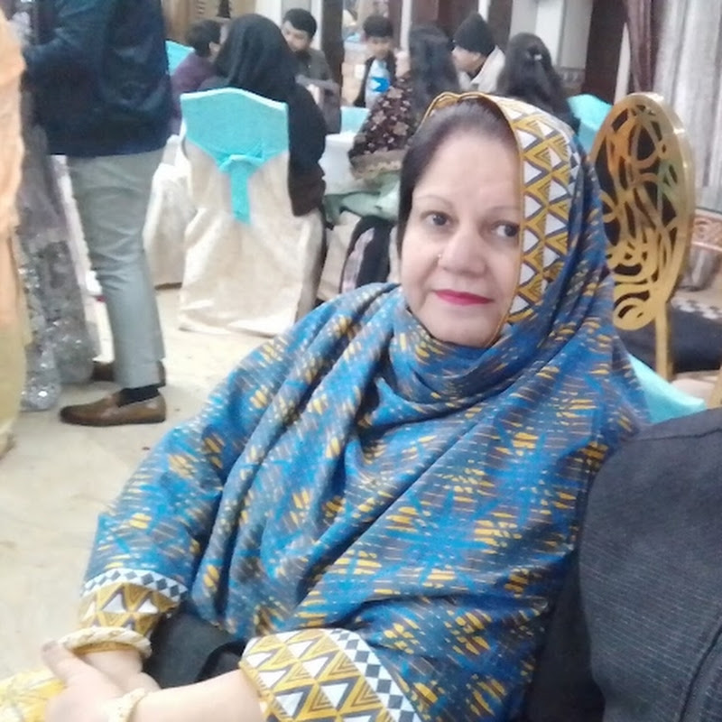 Samina Kiran family 