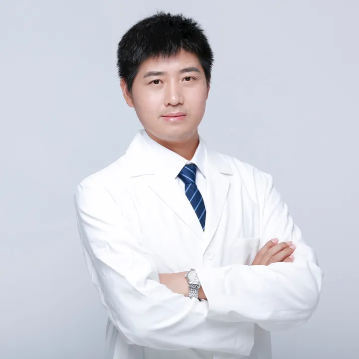 Dr. Gong Lunli_Necklift