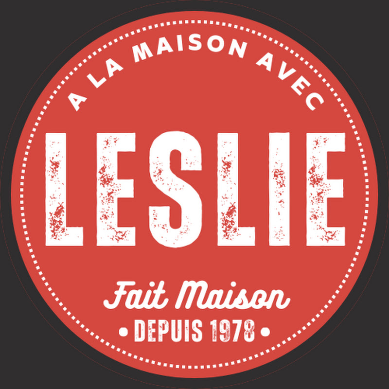 À La Maison Avec Leslie