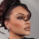 LINA • PRO MUA • DIGITAL CREATOR • est.’15