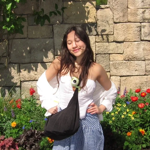 nina ⟢ นีน่า