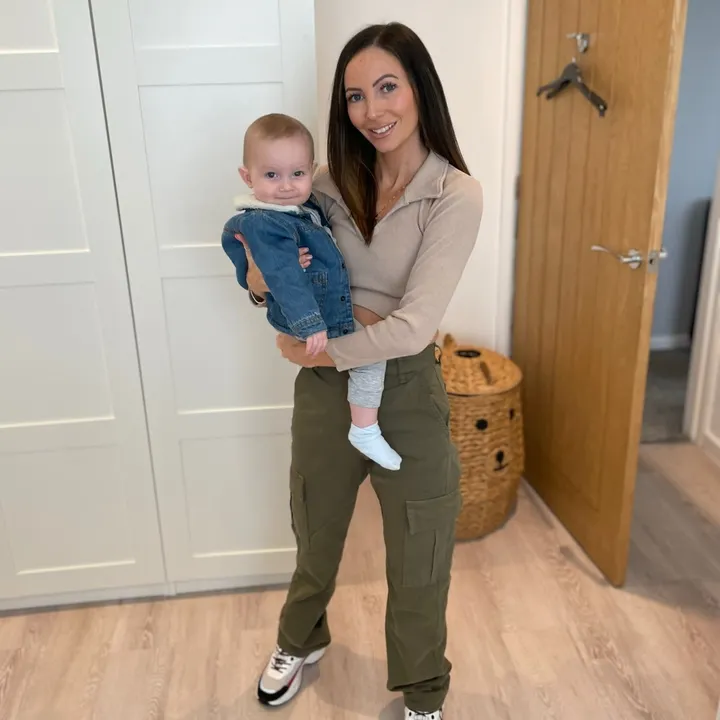 Vicki Hunt | Newborn Mum