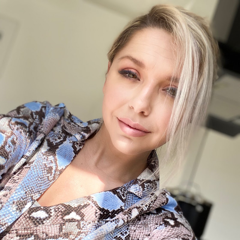 Anna Diamond’s Diary