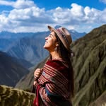 Angie Vega 🌎 Viajes & Experiencias
