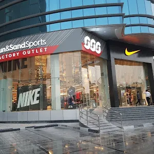 Nike Factory Outlet fans 🇶🇦