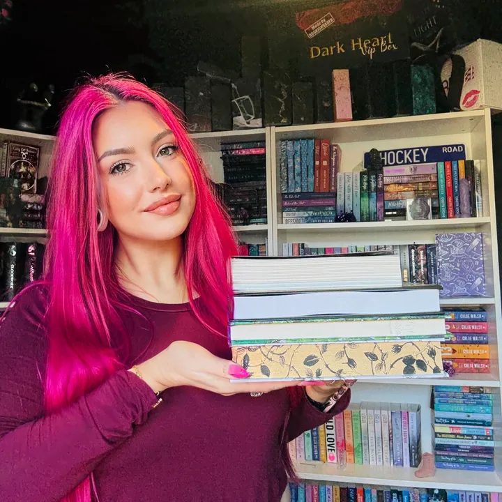 Gabby - @bookishvader