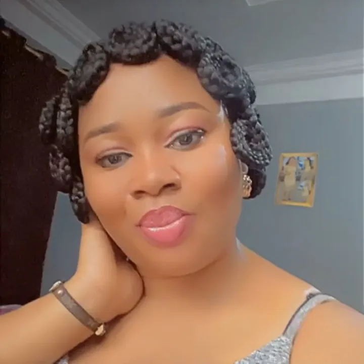 userREGGIE’S BEAUTY PARLOR