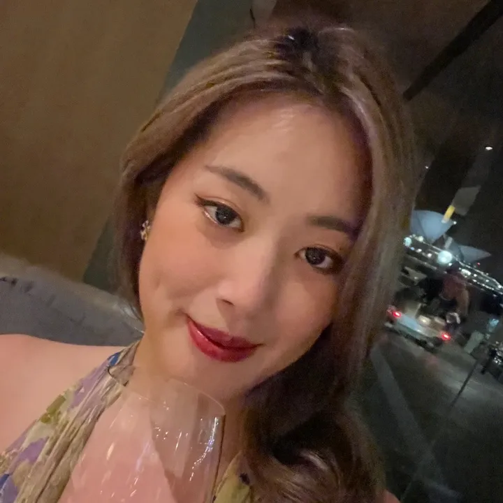 Cynthia | Authentic & Aligned