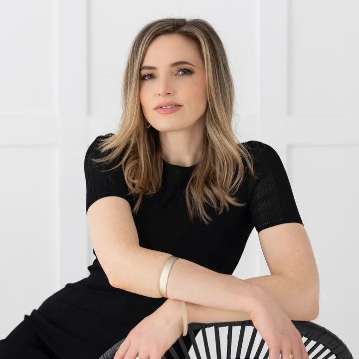 Lauren Vacula 🐚✨✈️🧘‍♀️