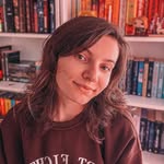 ioana / bookstagrammer • romantasy reader