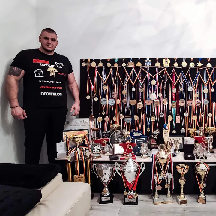 Daniel Natea 🏆