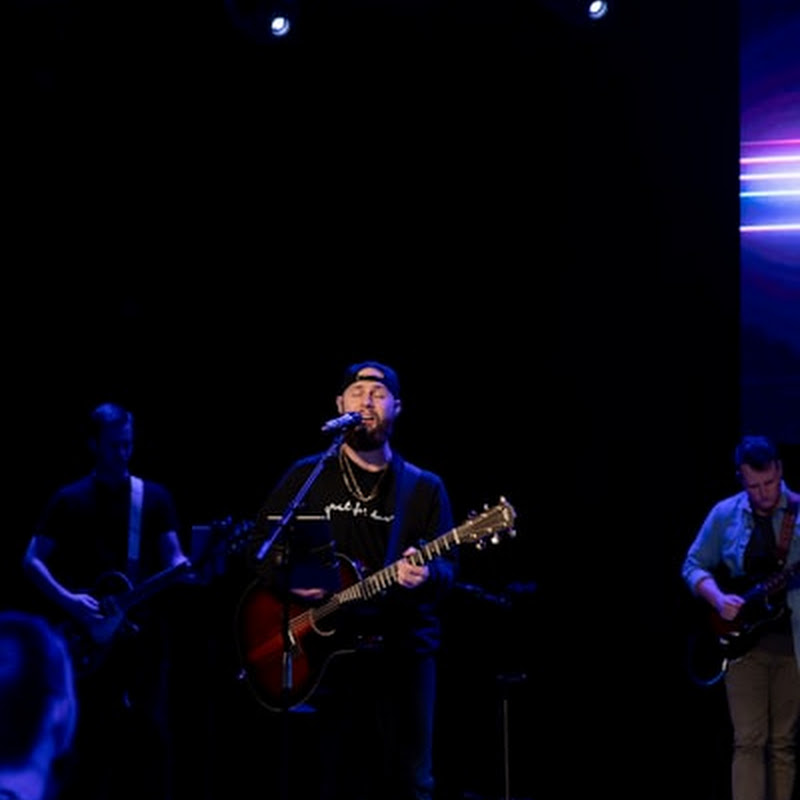 Celebrity & Sports Insider