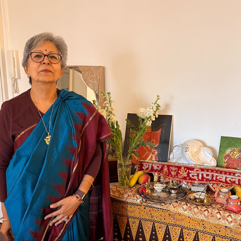 Poonam Chawla (Paris)