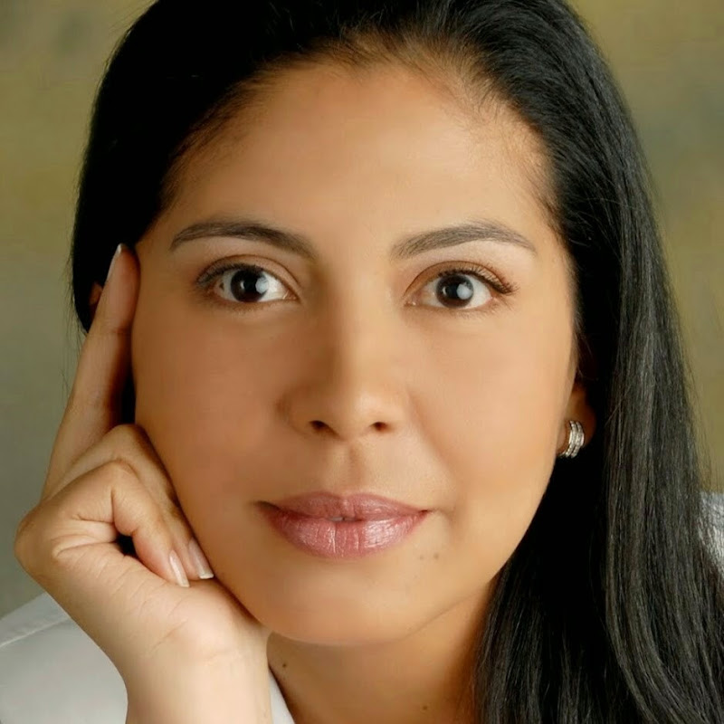 Alexandra Paz