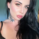 Hayley Dixon 𝔚𝔬𝔩𝔣 |🧿| Vegan Baddie 🌱| 𓂀 Divine Counterpart 🌹