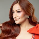 Dessire Atienza • Maquillador | Creador Latina | Maturin
