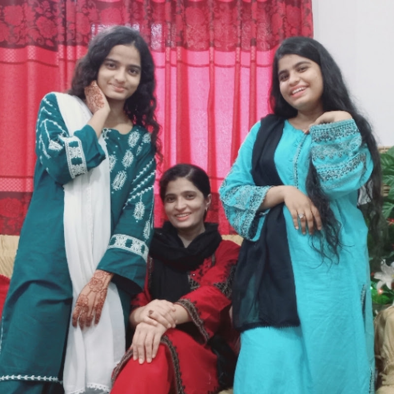 Muntaha & Jia Vlogs