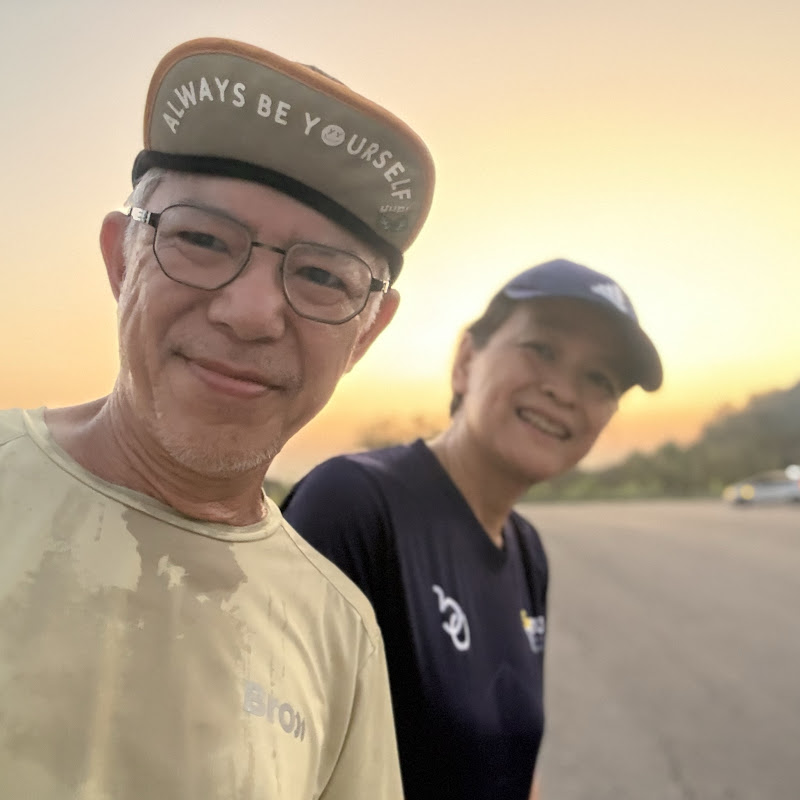 ลุงป้าพาวิ่ง