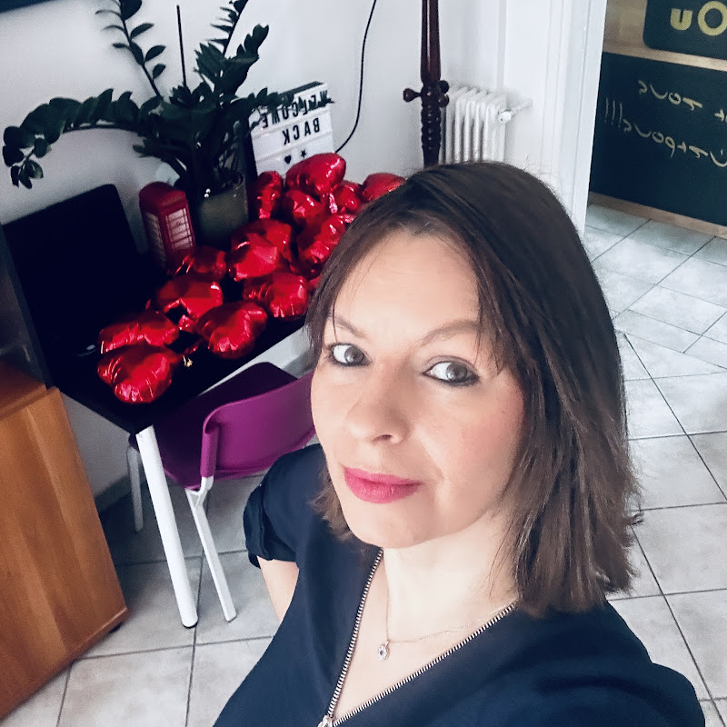 Eleni Tzaikou English & Spanish 