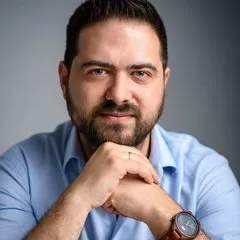 Tony Zeakis | SiteAdvisor 💻