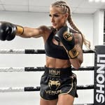 𝓒𝓪𝓻𝓸𝓵𝓲𝓷𝓮 𝓑𝓾𝓻𝓶𝓮𝓲𝓼𝓽𝓮𝓻