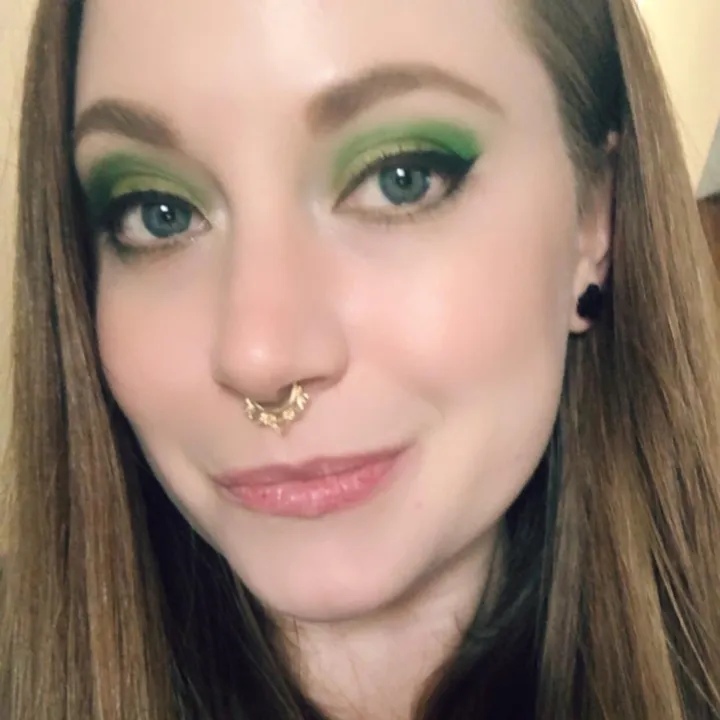 Thread & Tale 💙🪡