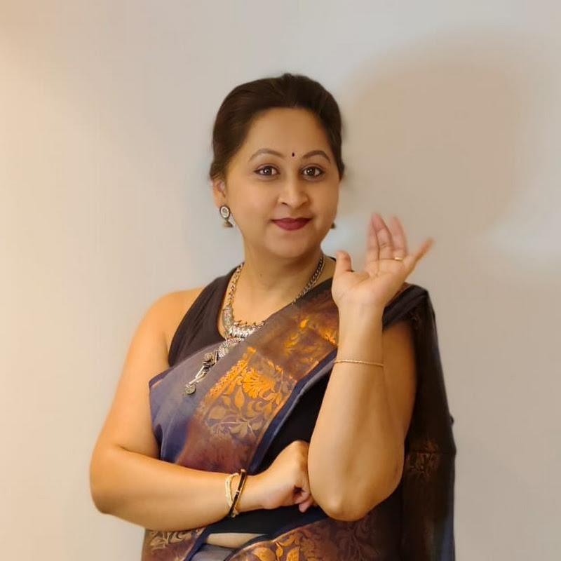 Lipsa's Lens (Brit Life Desi Style)