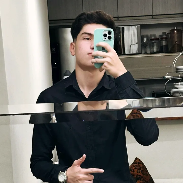 Gustavo  Olv.