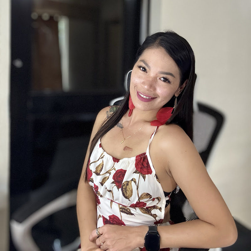 Sizzy Kelly The Hot Mama