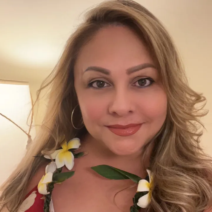 Claudia Martinez🌻
