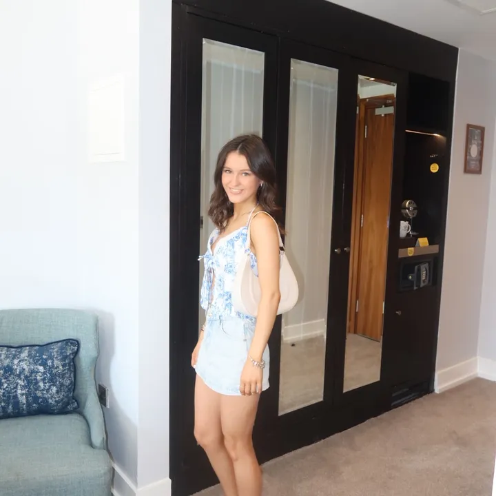 zoe_simp5on