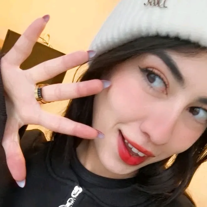 🖤 LILY 🖤