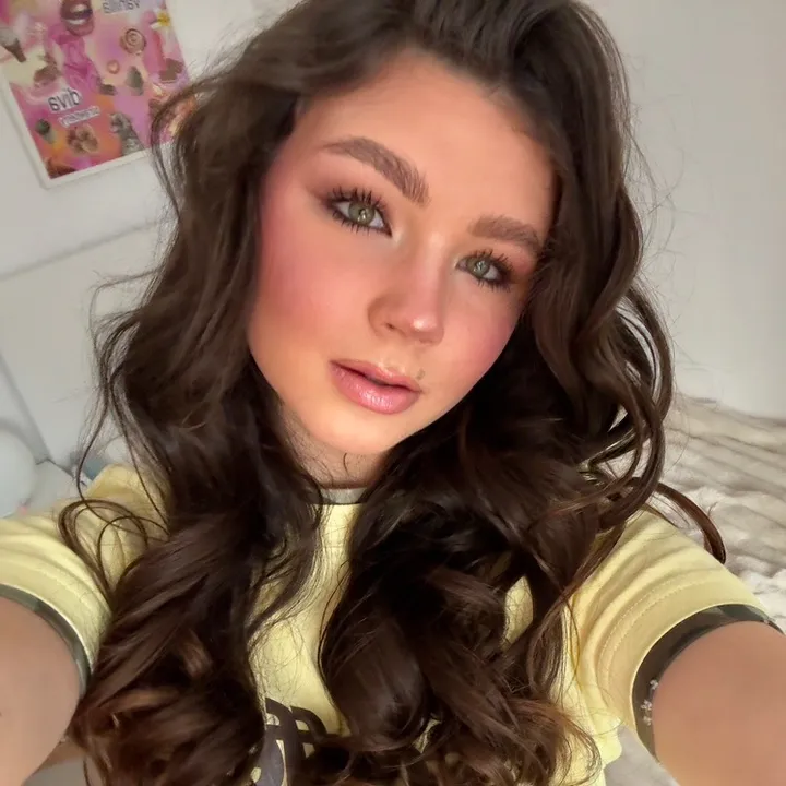 ig: lenadygas ₊˚⊹♡