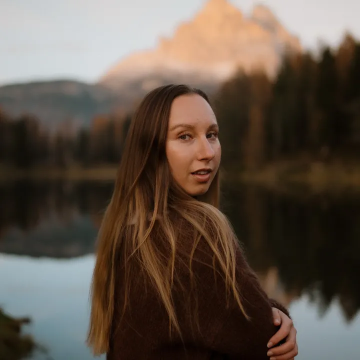 Eva - Outdoors & travel