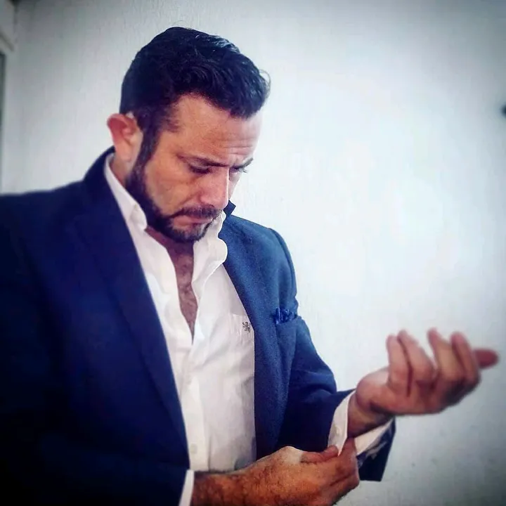 Axel Velueta