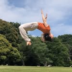 アクロバット女子|まる