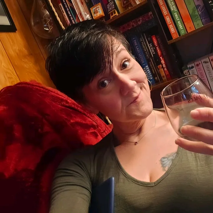 Jess 📚 Literary Chaos